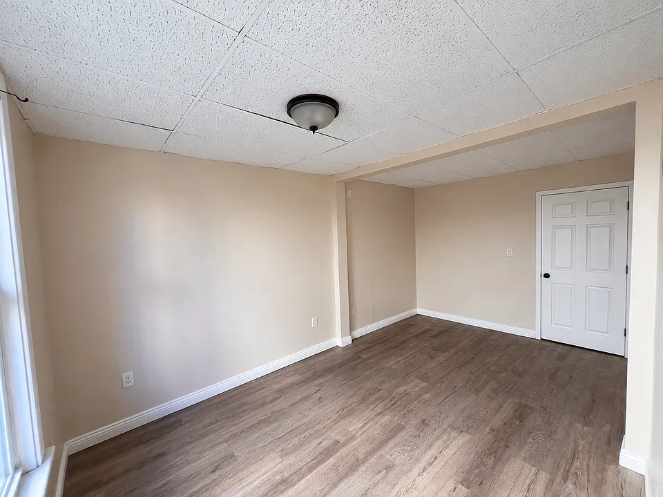 85 Summit Ave #1