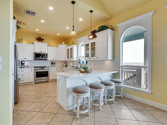 3rd image of 2276 Trinidad Dr