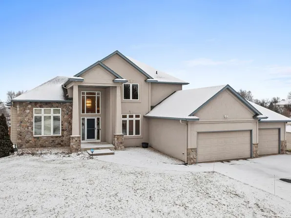 24151 Black Walnut Dr, Lakeville, MN 55044