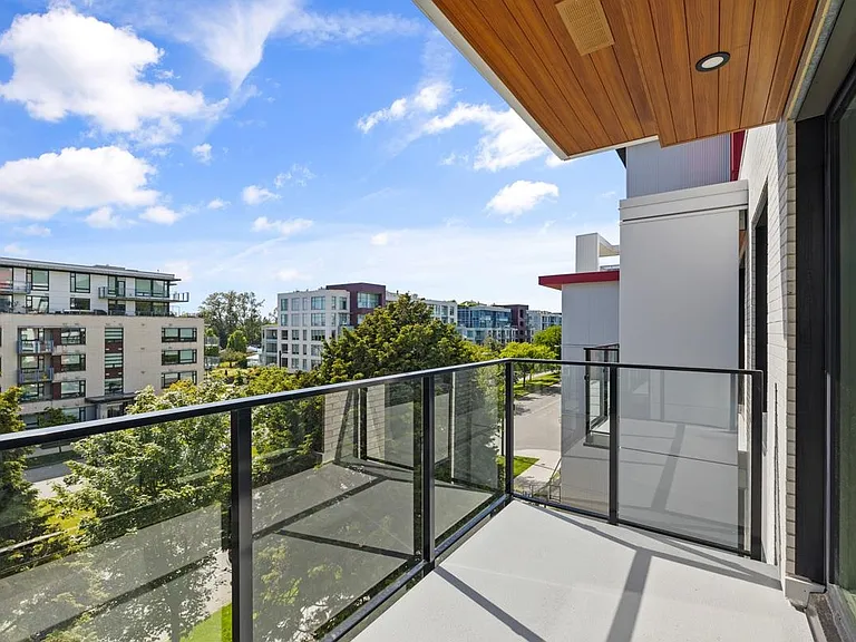 5168 Cambie St #412 — Photo 13