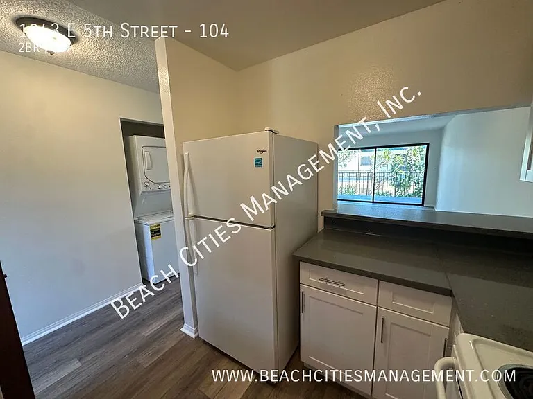 1043 E 5th St #104 — Photo 6