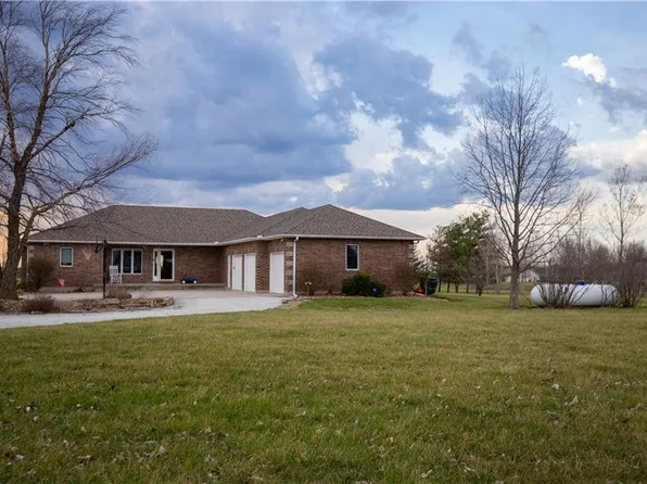 2905 Mount Hope Rd, Odessa, MO 64076