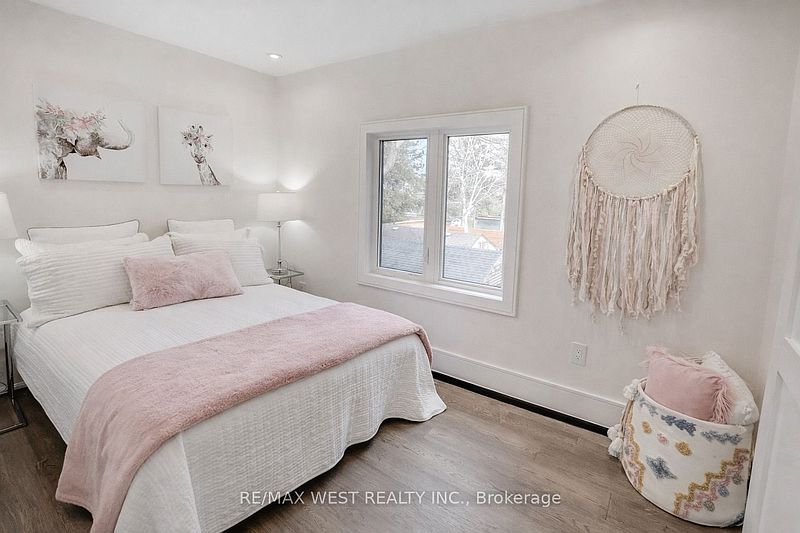 Toronto House for rent - 4 Bedrooms — photo 12