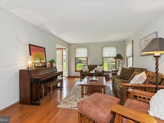 4th image of 62 Bunning Dr