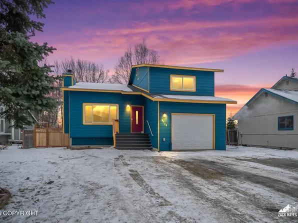 8410 Fox Lair Cir, Anchorage, AK 99507
