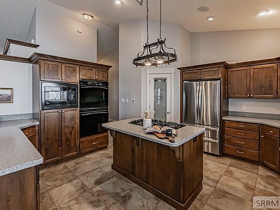 3rd image of 5827 E High Creek Ln
