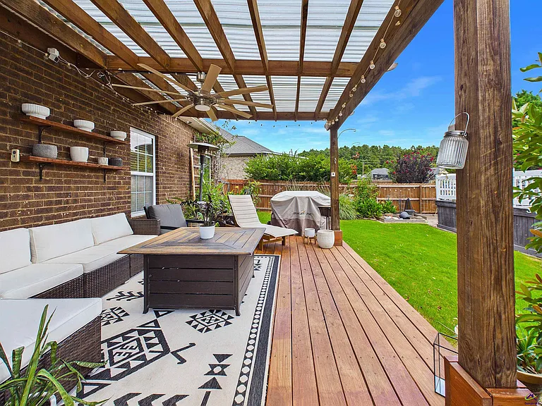 107 Hampton Meadows Dr — Photo 4