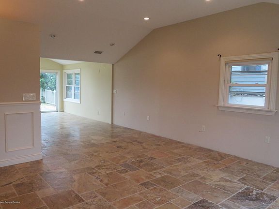 2nd image of 3440 Maritime Dr
