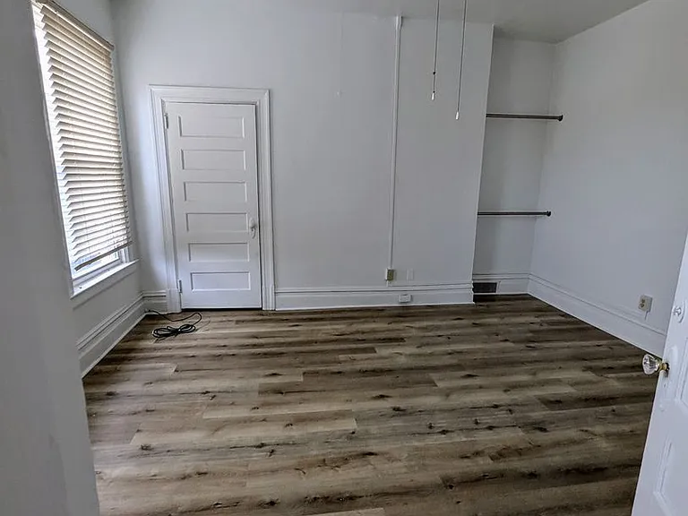 66 N Sprague Ave — Photo 2