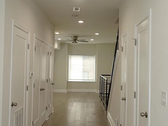 5th image of 2443 Jasper St #B