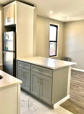 Rented by Parlor Real Estate Corp | media 5