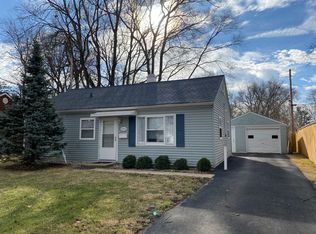 909 Crestwood Dr, Urbana, IL