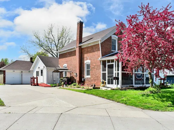 712 Hiawatha Dr E, Wabasha, MN 55981