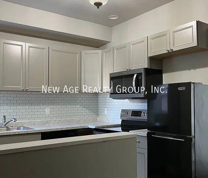 3225 Haverford Ave #B — Photo 2