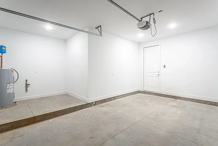 2328 E 18th Street Pl — Photo 17