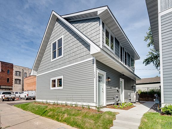2nd image of 152 Dale St N #1