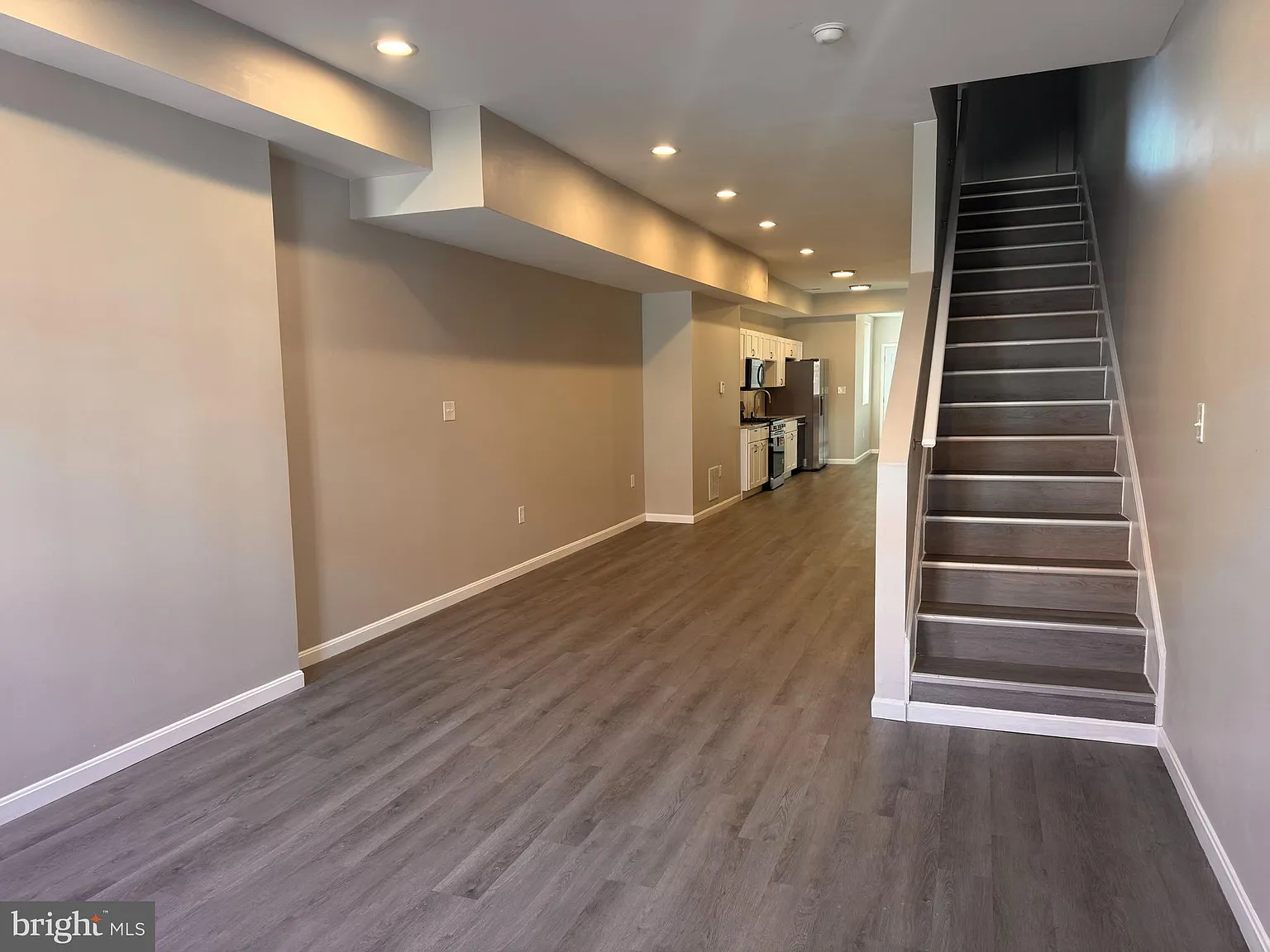 3 bed, 3.5 bath, 1884 sqft, $2,495 — Photo 4