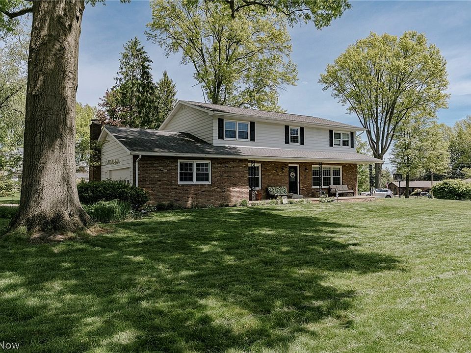 1st image of 136 Blue Hill Ln