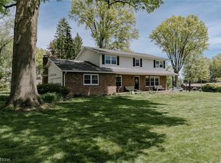 136 Blue Hill Ln, Akron, OH 44333