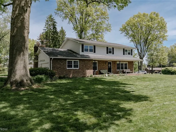 136 Blue Hill Ln, Akron, OH 44333