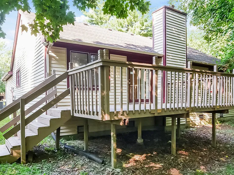 5865 Petersen Ct — Photo 16