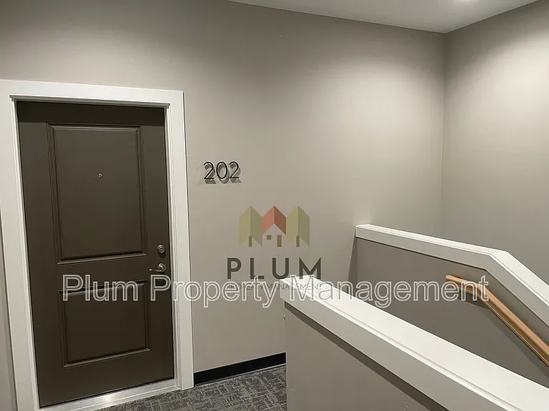 1724 S 14th St W #202 — Photo 23