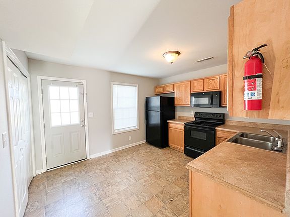 3rd image of 244 Executive Ave