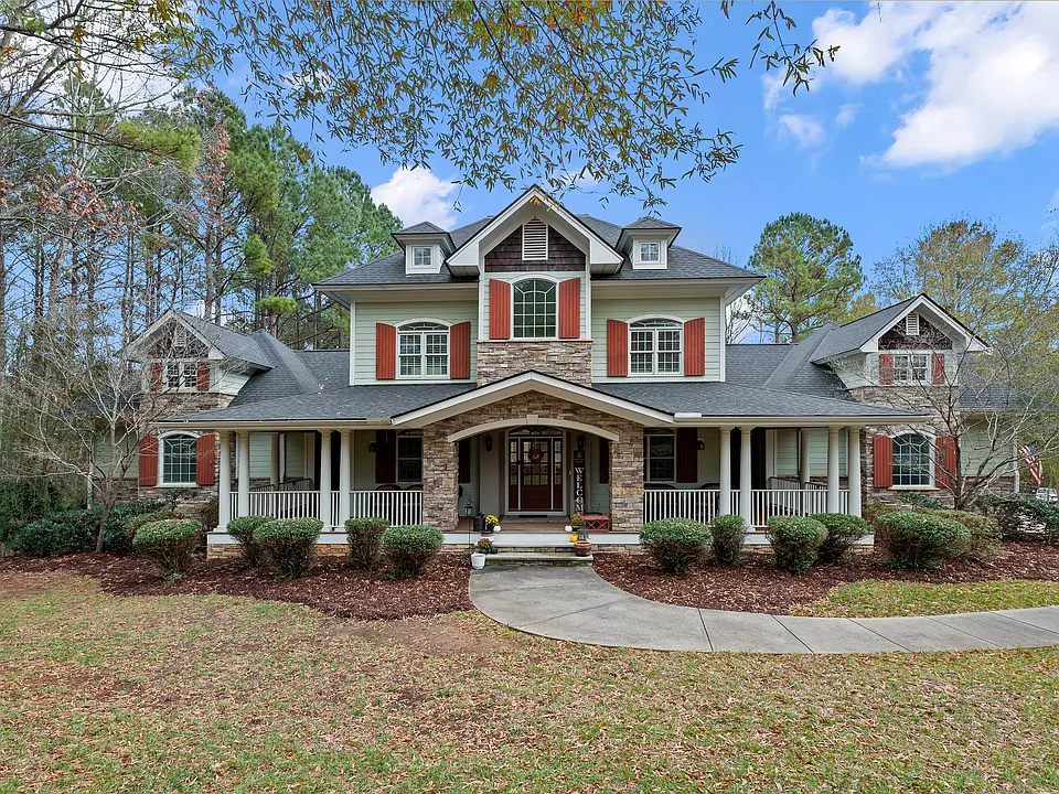 11 Grey Oak Ct