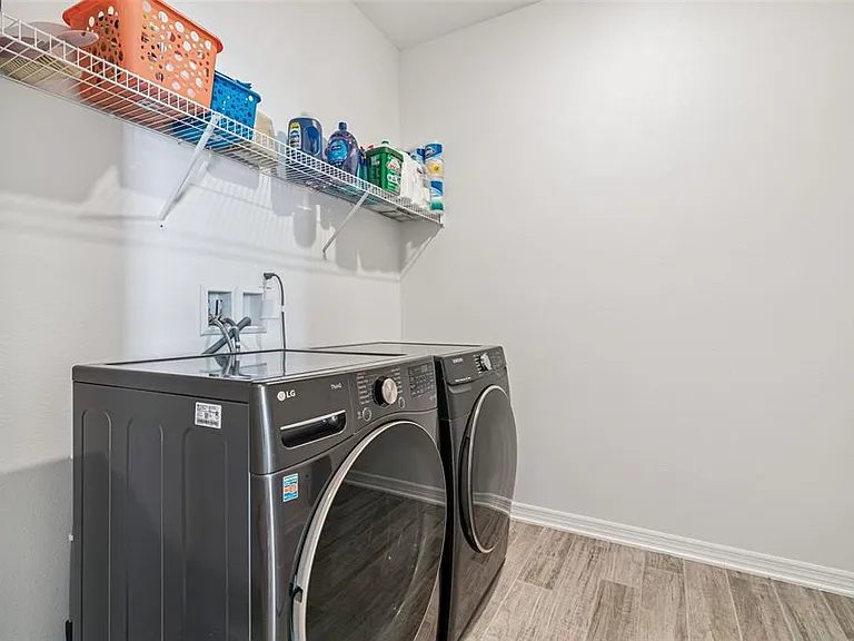 2615 Pinyonpine Ln — Photo 33