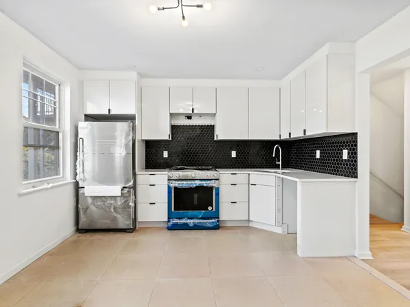 3-35 Grandview Avenue image 16 of 23