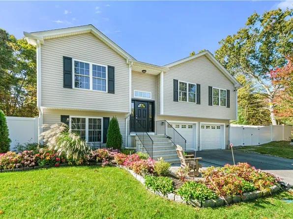 252 Douglas Pike, Smithfield, RI 02917