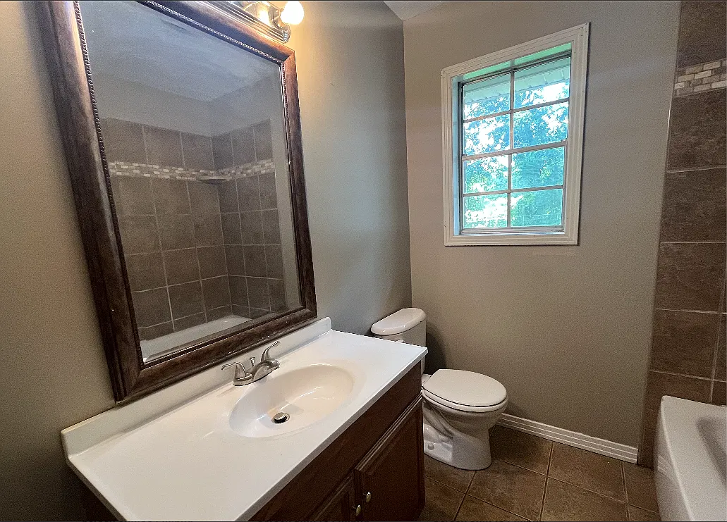 3 bed, $1,700 — Photo 3