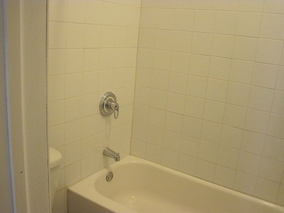1st image of 2522 Newkirk Ave APT 4