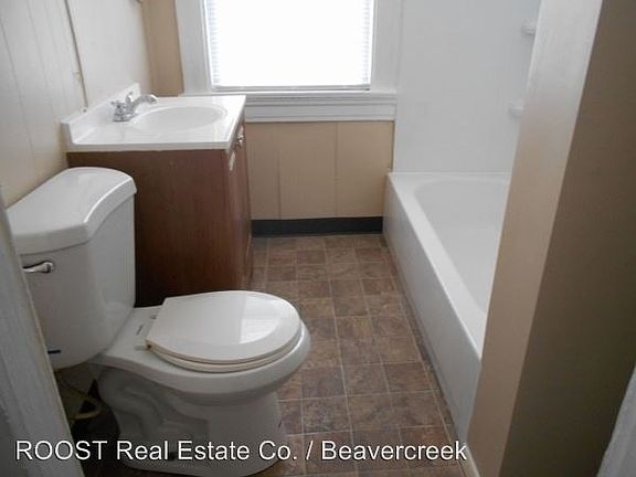 5th image of 832 Walton Ave