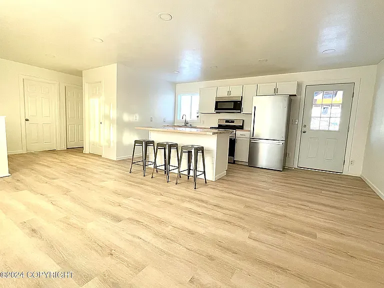 629 E Eklutna Ave — Photo 7
