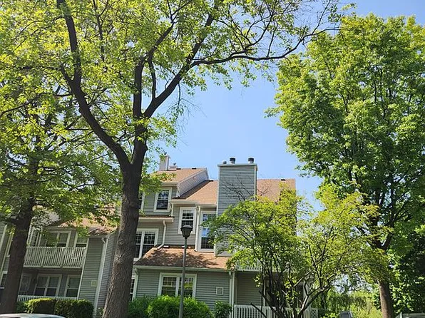 19 Eagles Notch Dr #10, Englewood, NJ 07631