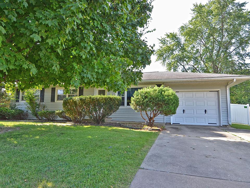 1st image of 801 Oakley Ave