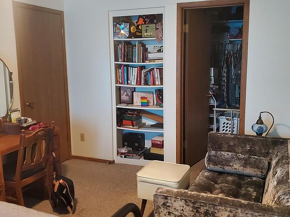 2nd image of 318 Finkbine Ln APT 6