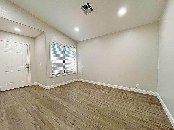 3rd image of 15710 W Young St