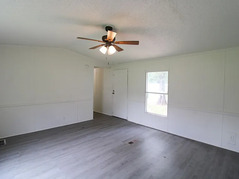 65 Cameron Cir — Photo 2