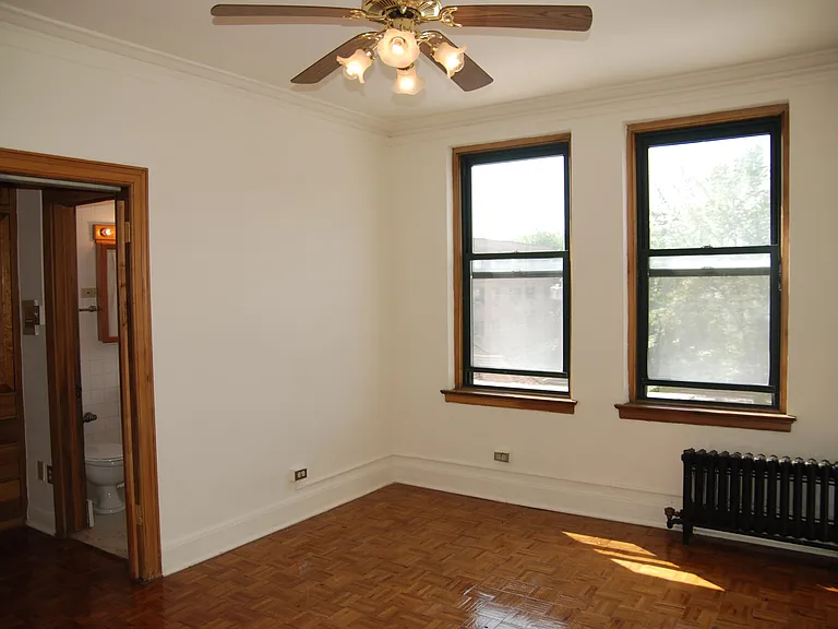 431 West Roscoe Street — Photo 15