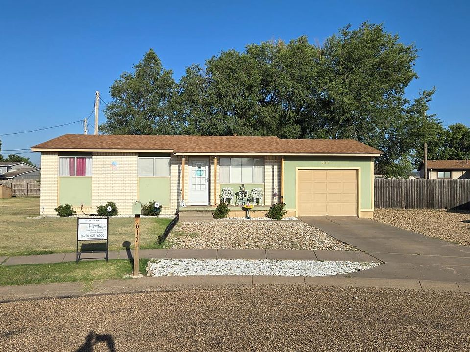 1st image of 617 Queens Ln