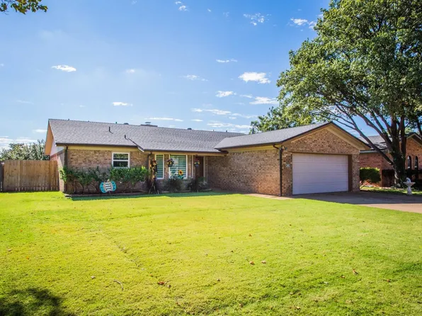 3605 Red Oak Ln, Plainview, TX 79072