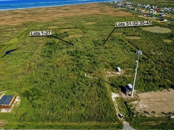 1031 Holden St, Gilchrist, TX 77617