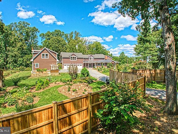 3rd image of 16555 Old Waterford Rd