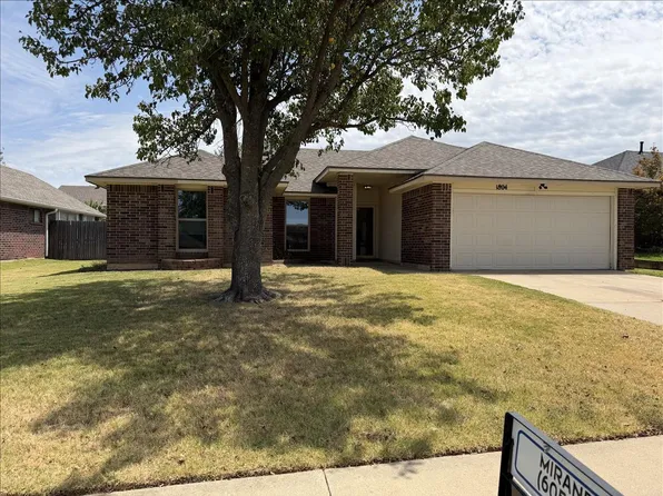 1804 Oakwood East Blvd, Midwest City, OK 73130
