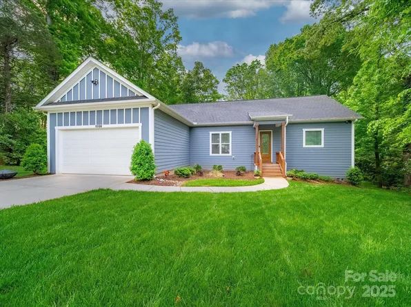 11104 Pine Grove Ave, Mint Hill, NC 28227