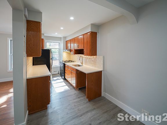 4th image of 2130 Ditmars Blvd #1