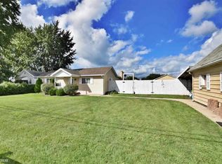 7751 Dyke Rd, Fair Haven, MI 48023