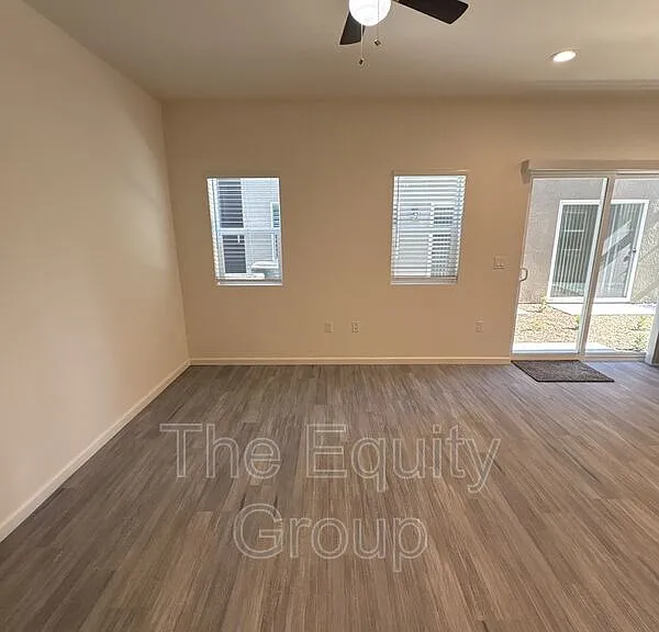 733 S Pinkham #102 — Photo 7